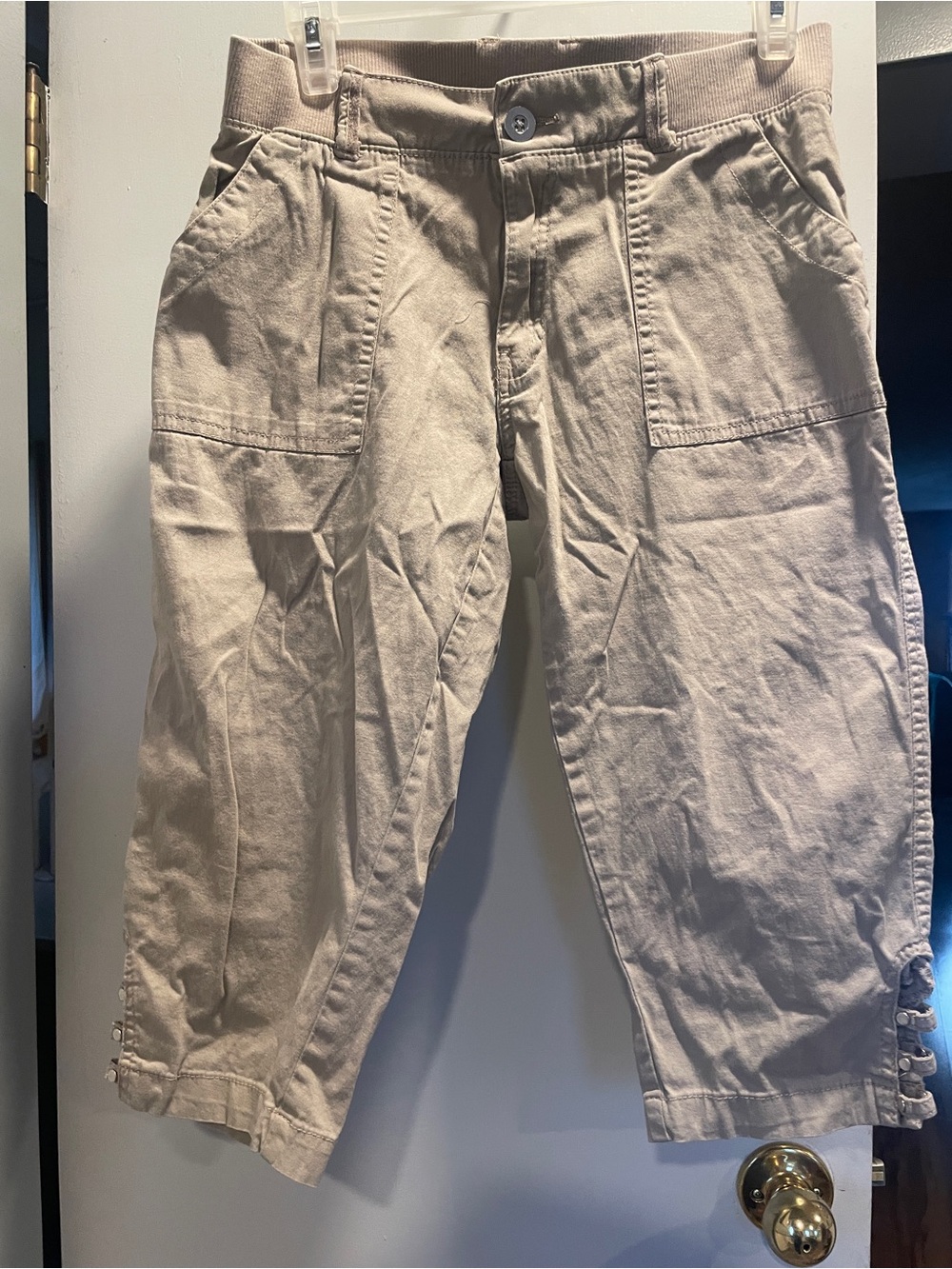 Hasting & Smith Petite women’s Tan Cargo Crop Pants with Utility Pockets size 4P